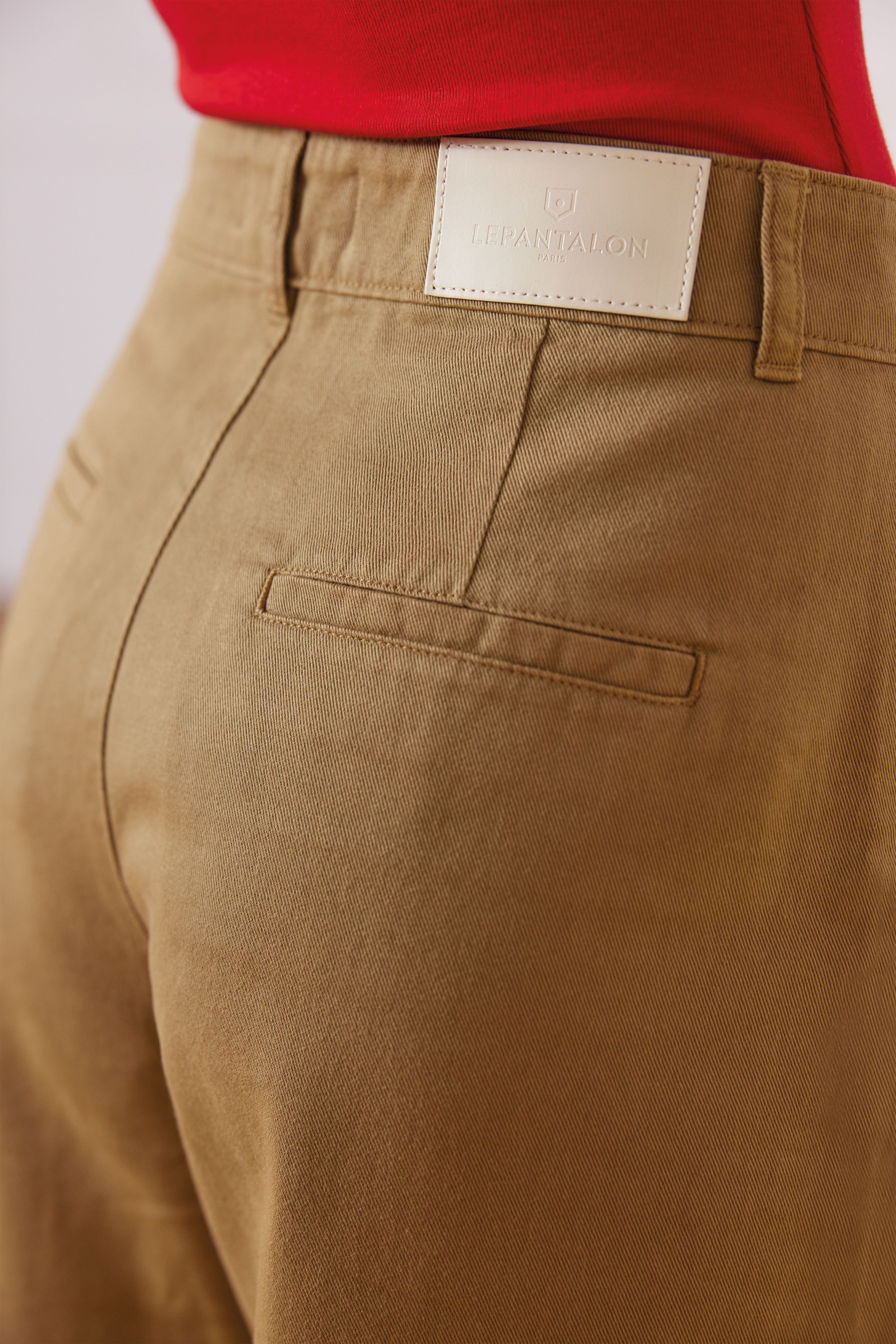 le-pantalon-pantalon-pinces-homme-beige-fonc-coupe-large image 2