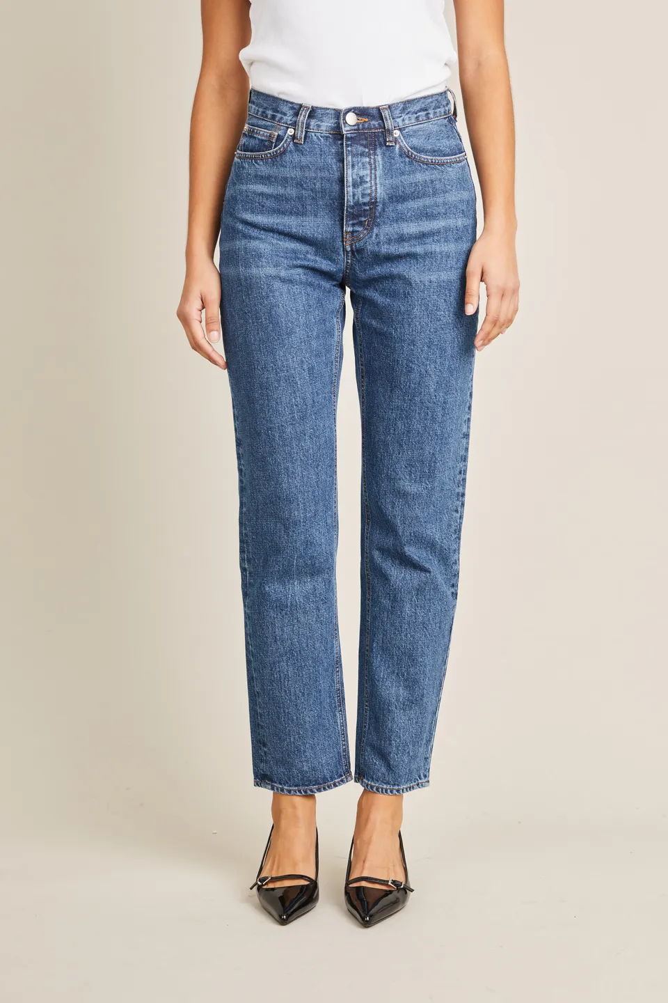 le-pantalon-jean-droit-bleu-v1-taille-haute-coton-bio image 1