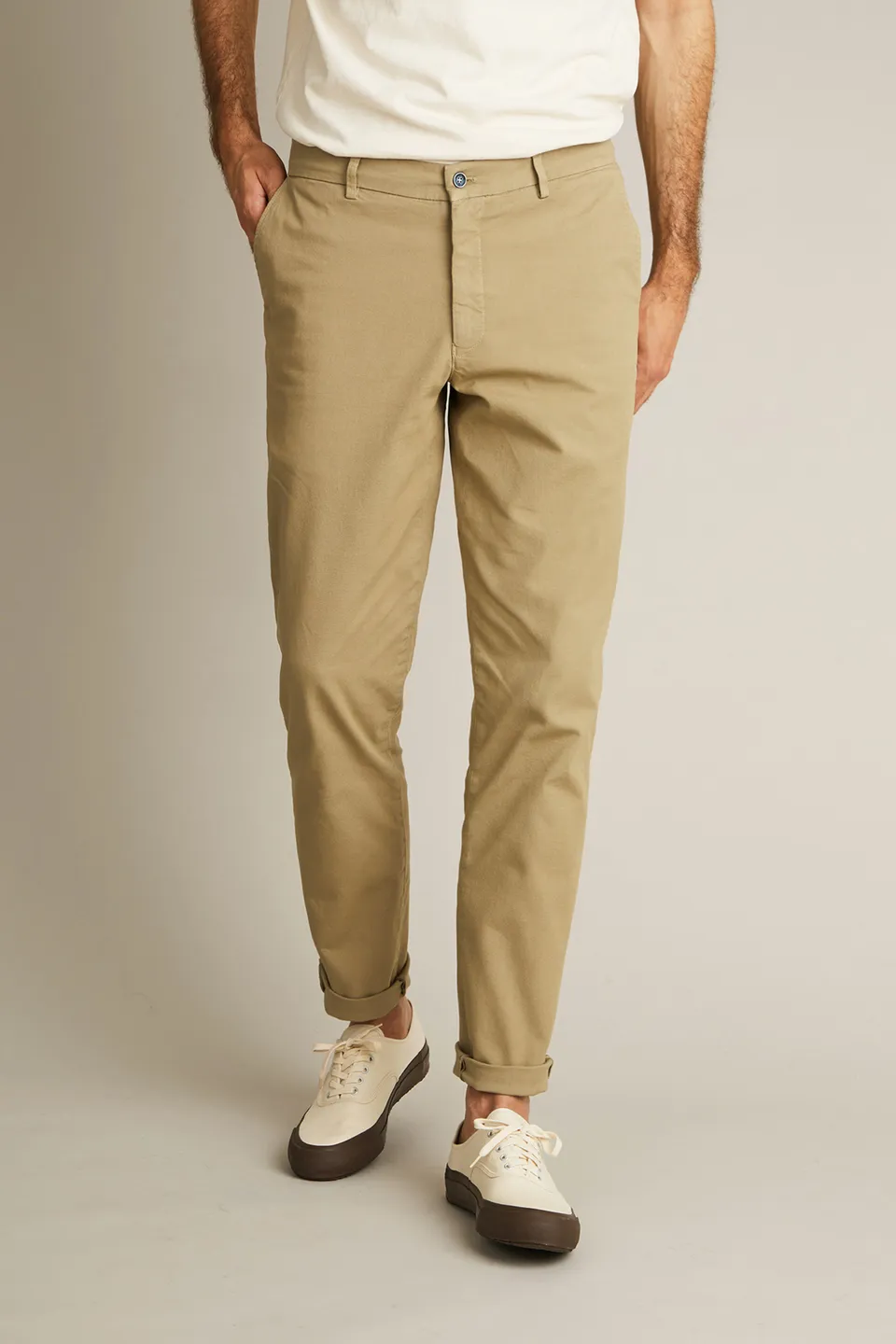 le-pantalon-chino-sport-beige-carotte-coton-stretch image 1