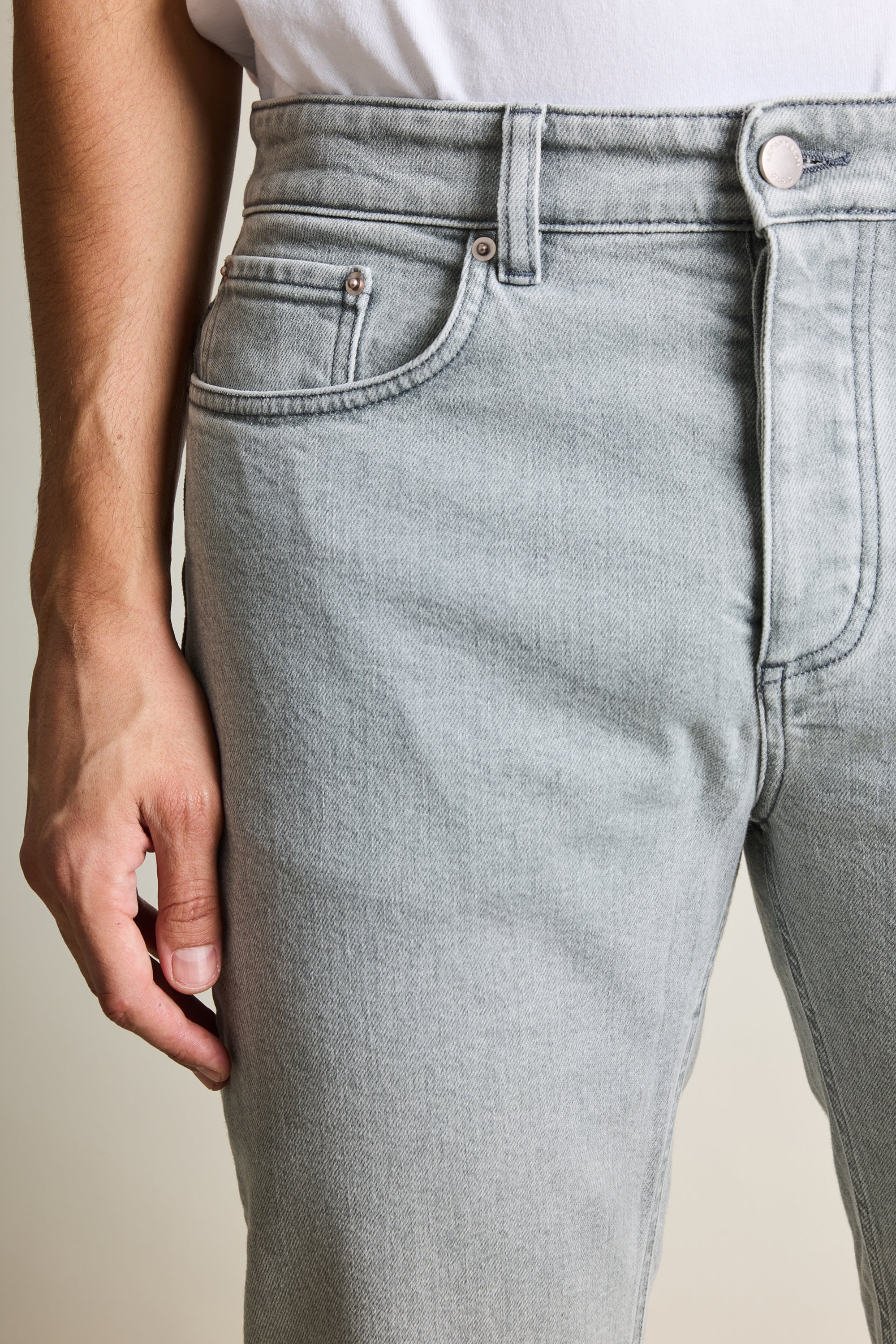 le-pantalon-jeans-homme-gris-jean-classique-semi-slim image 2