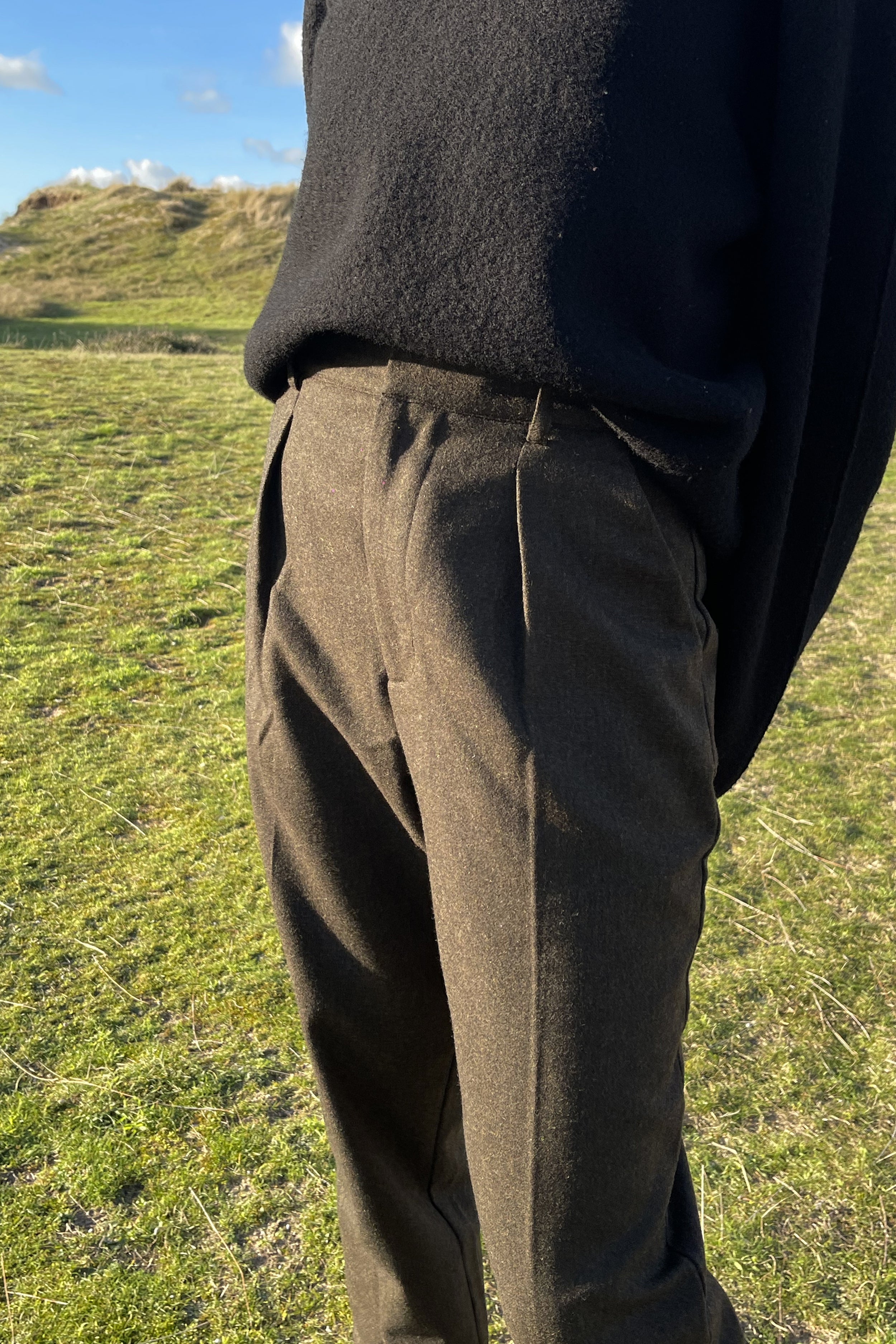 le-pantalon-flanelle-cigarette-olive-pantalon-laine-chaud image 2