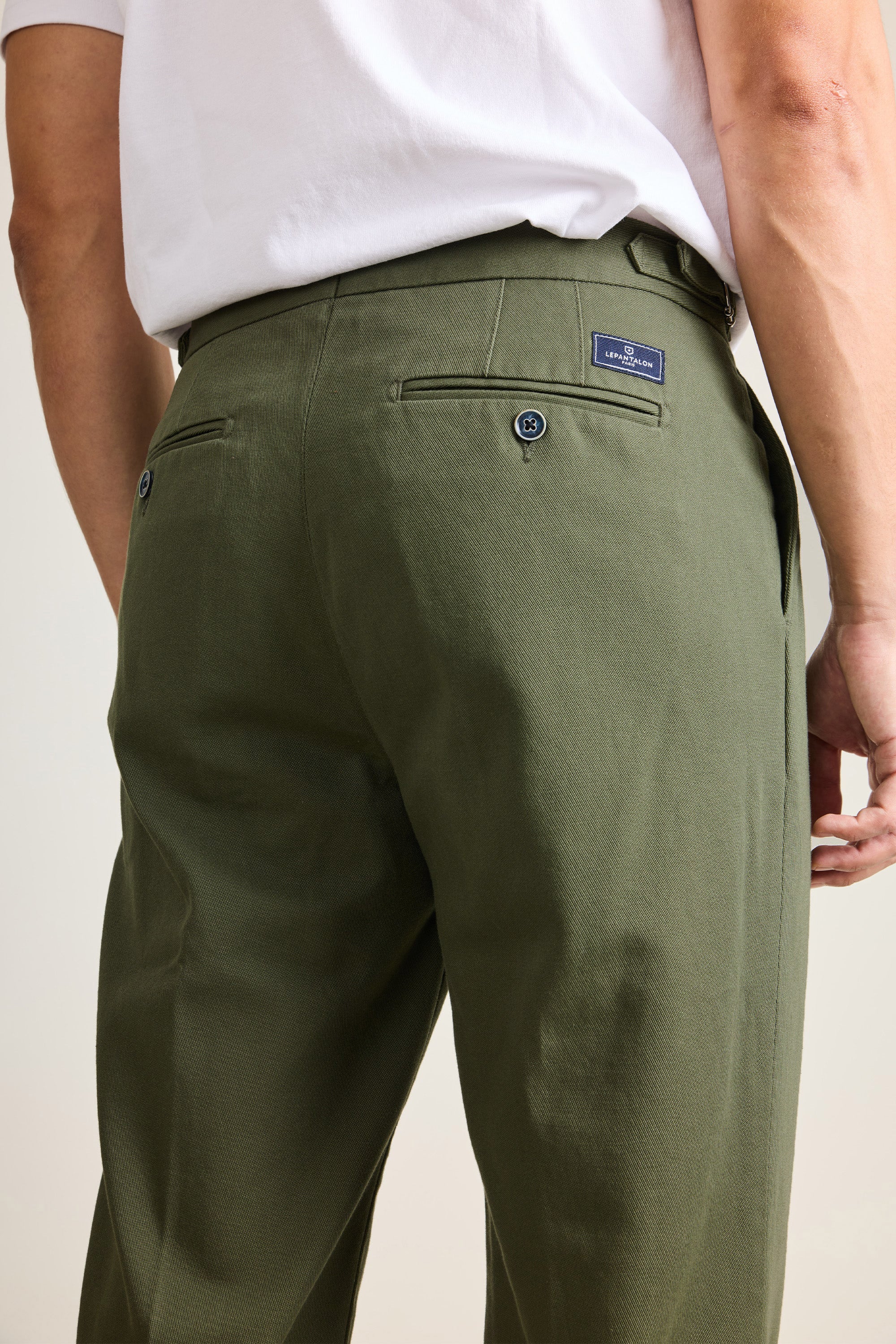 le-pantalon-chinos-homme-double-pinces-pantalon-kaki-coton image 7