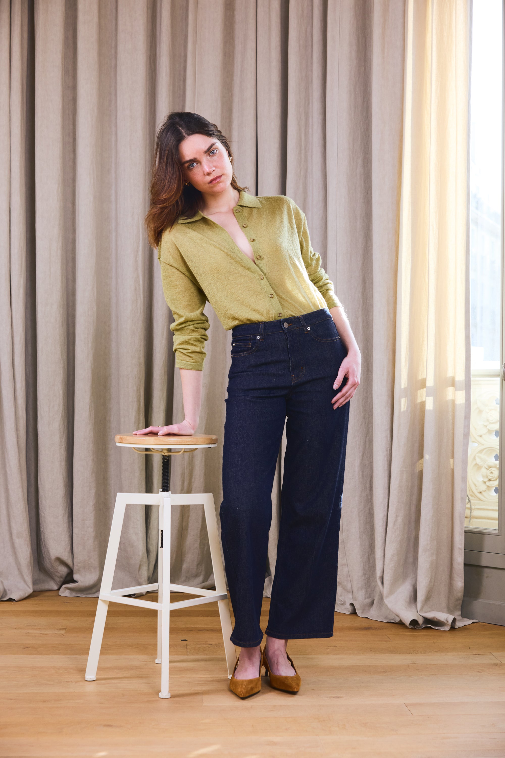 le-pantalon-jeans-femme-jean-flare-bleu-coton-stretch-7-8-me image 2