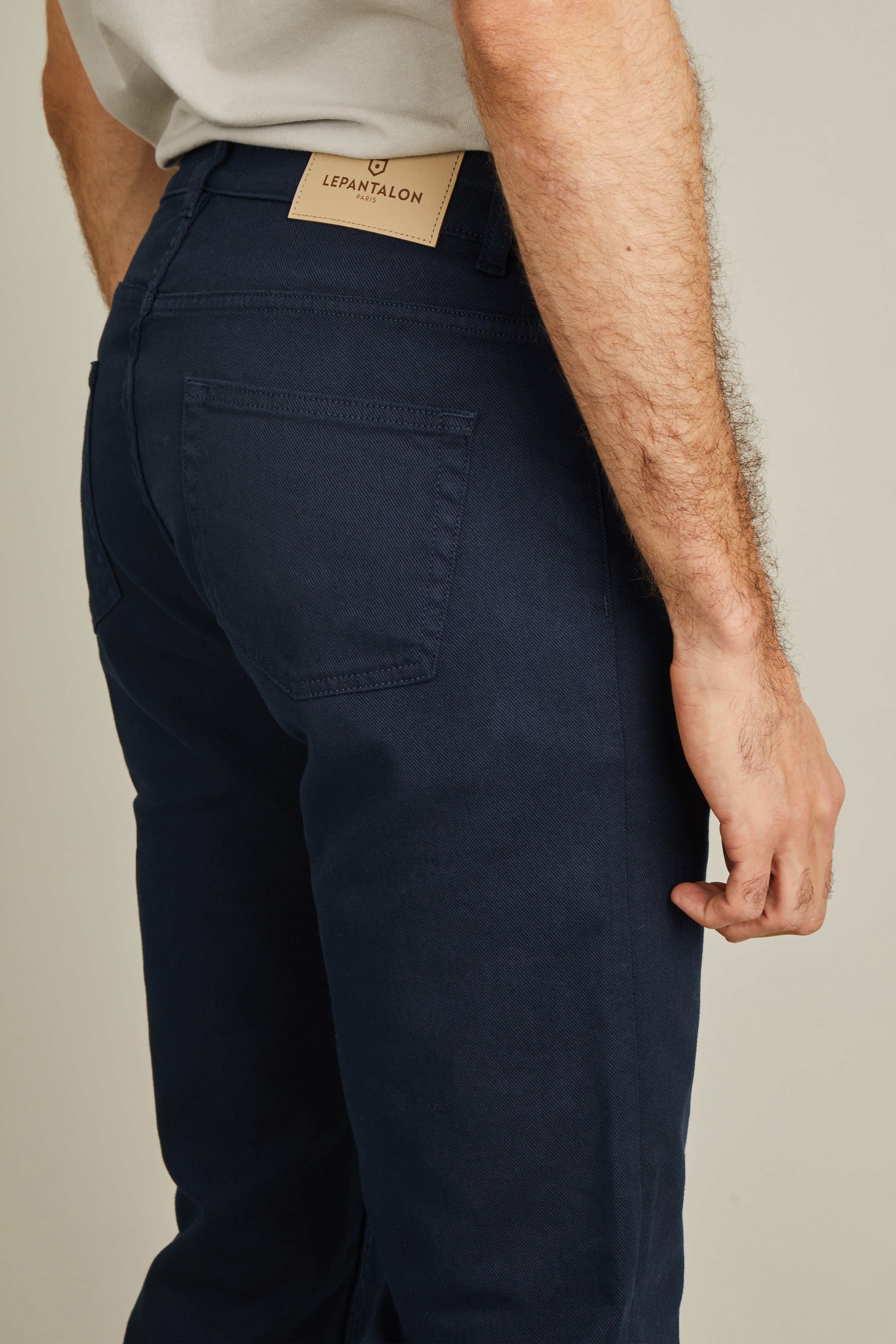 le-pantalon-jeans-homme-bleu-marine-jean-semi-slim-coton image 3