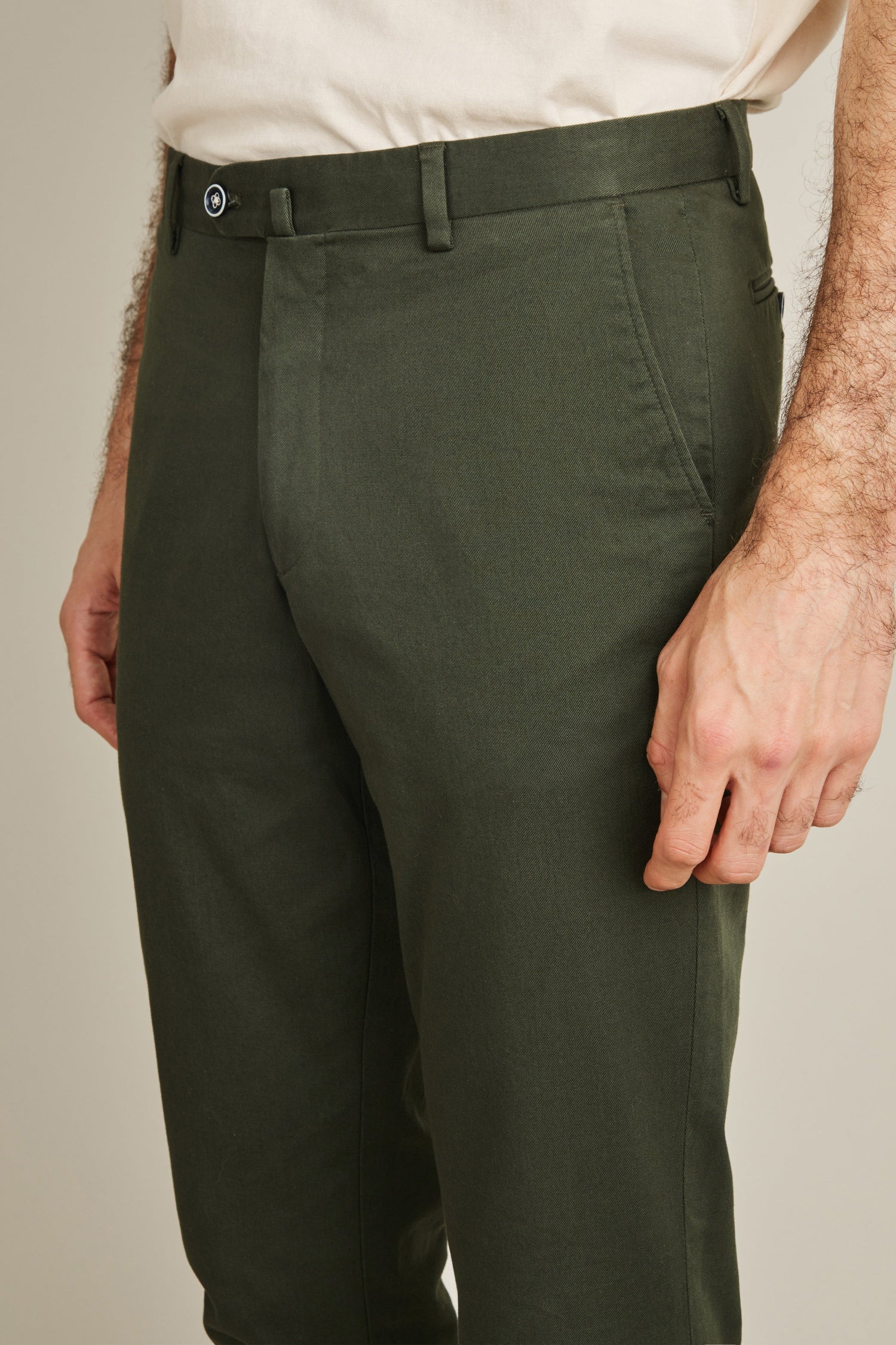 le-pantalon-chinos-homme-chino-vert-sapin-coton-semi-slim image 4