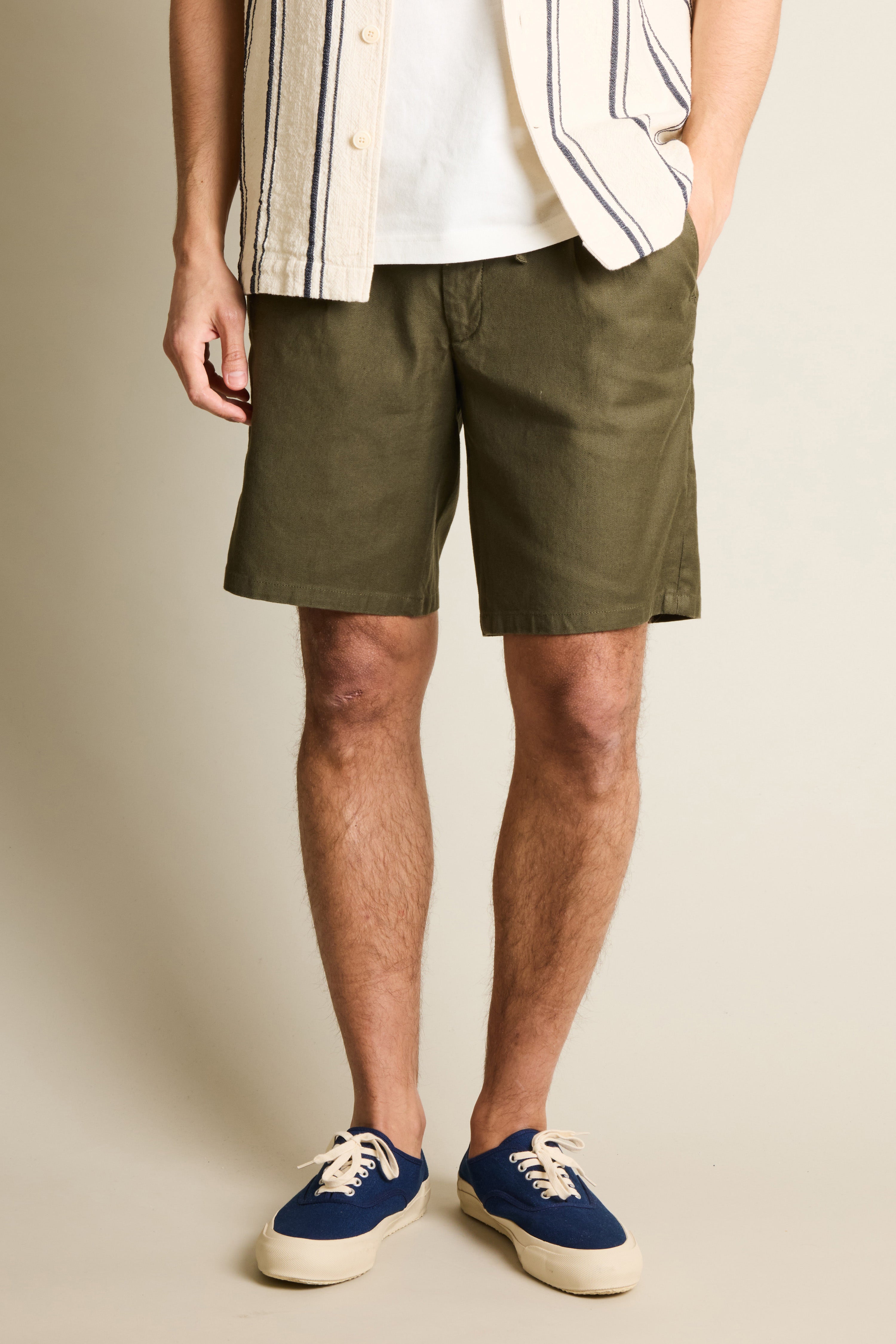 le-pantalon-bermuda-short-kaki-fonc-lin-coton-stretch image 5