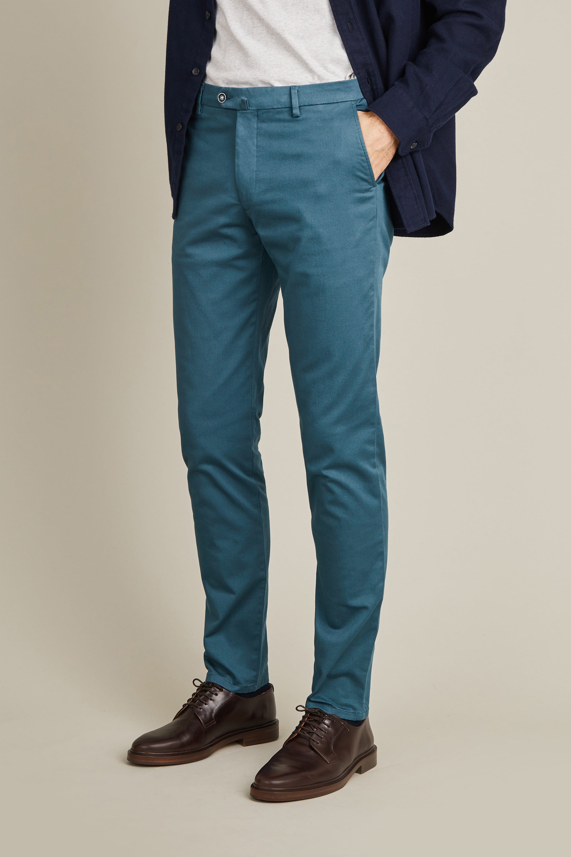 le-pantalon-chino-bleu-canard-semi-slim-coton-stretch image 7