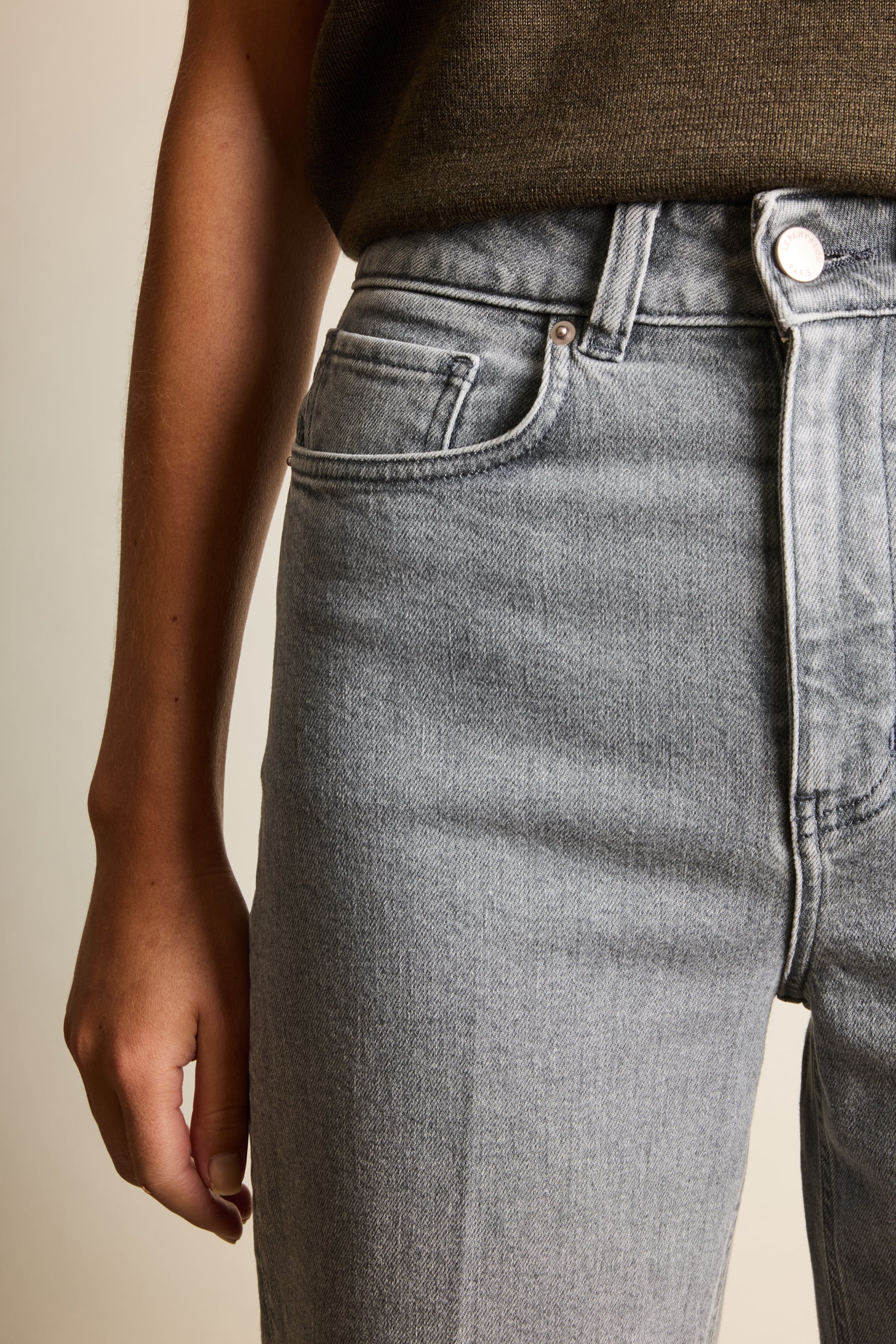 le-pantalon-jeans-femme-wideleg-jean-gris-taille-haute image 2