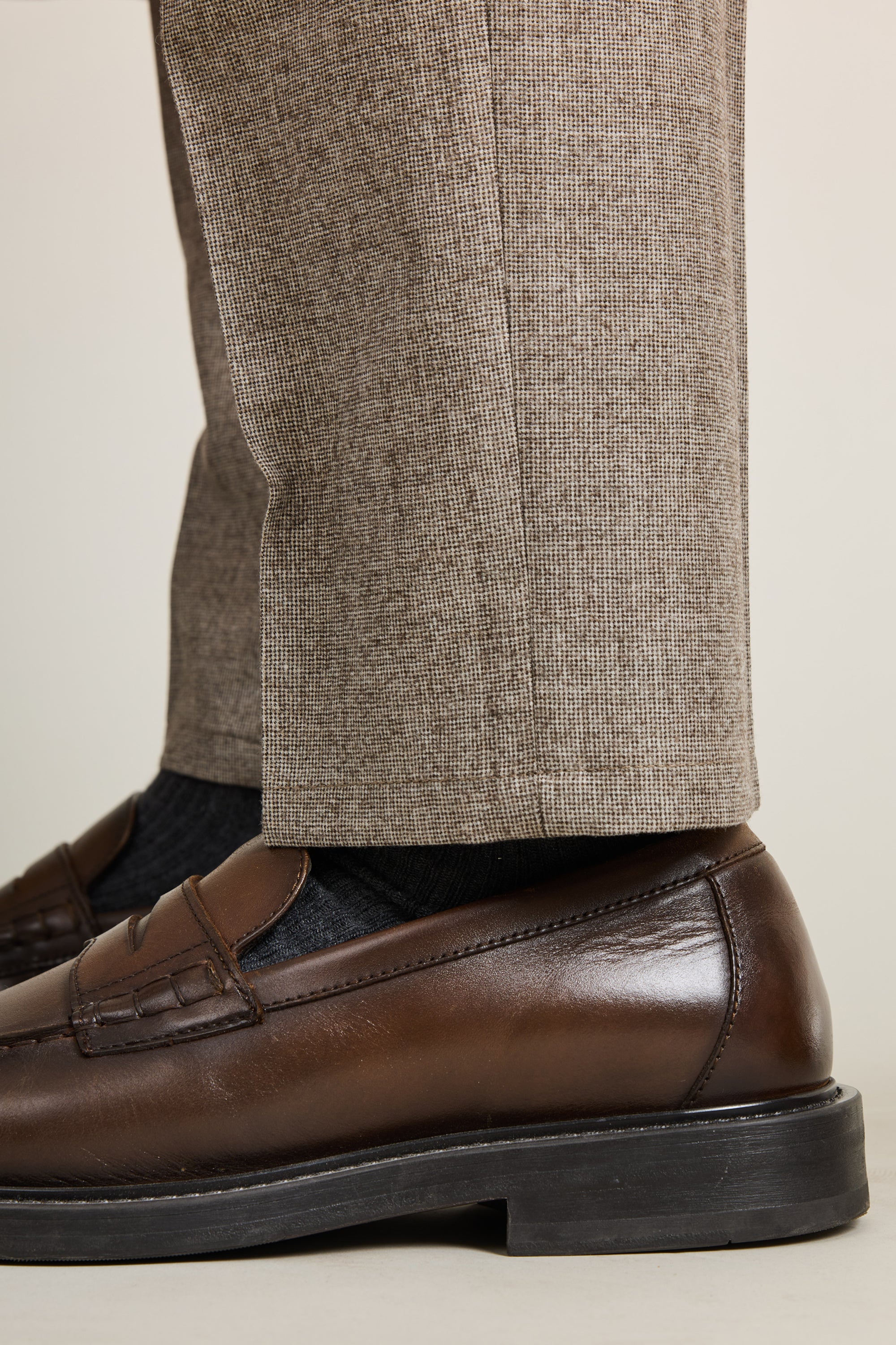 le-pantalon-flanelle-homme-pantalon-greige-laine-pinces image 8