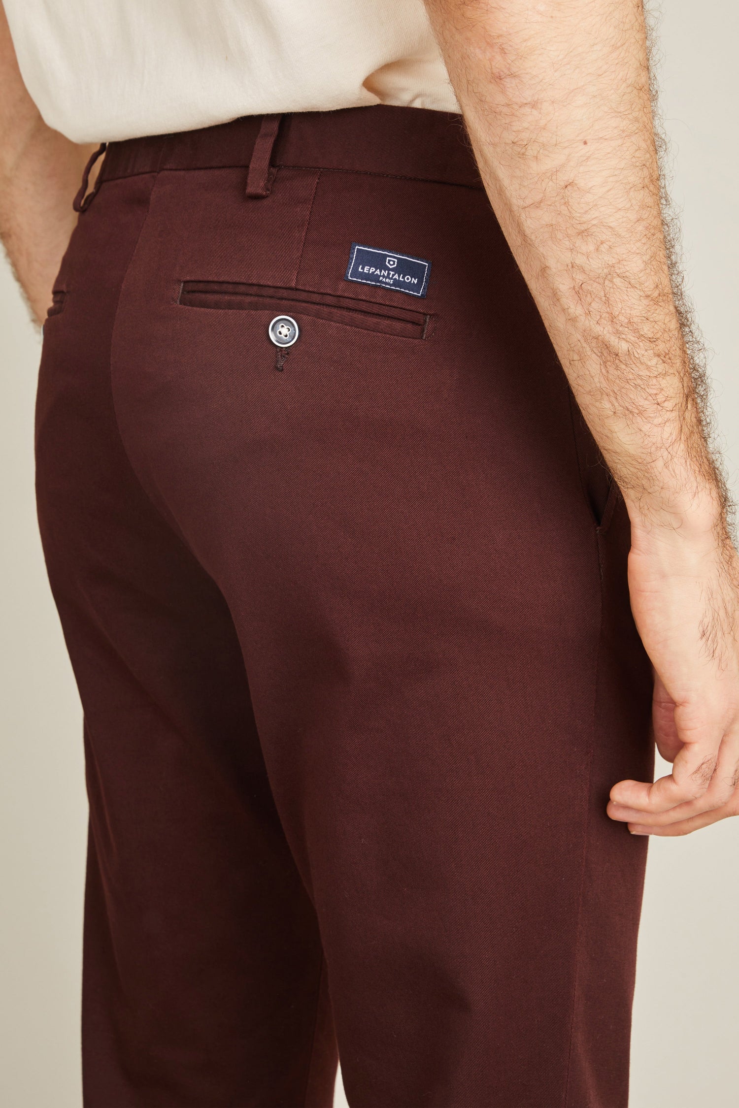le-pantalon-chinos-homme-classique-lie-de-vin-coton image 7