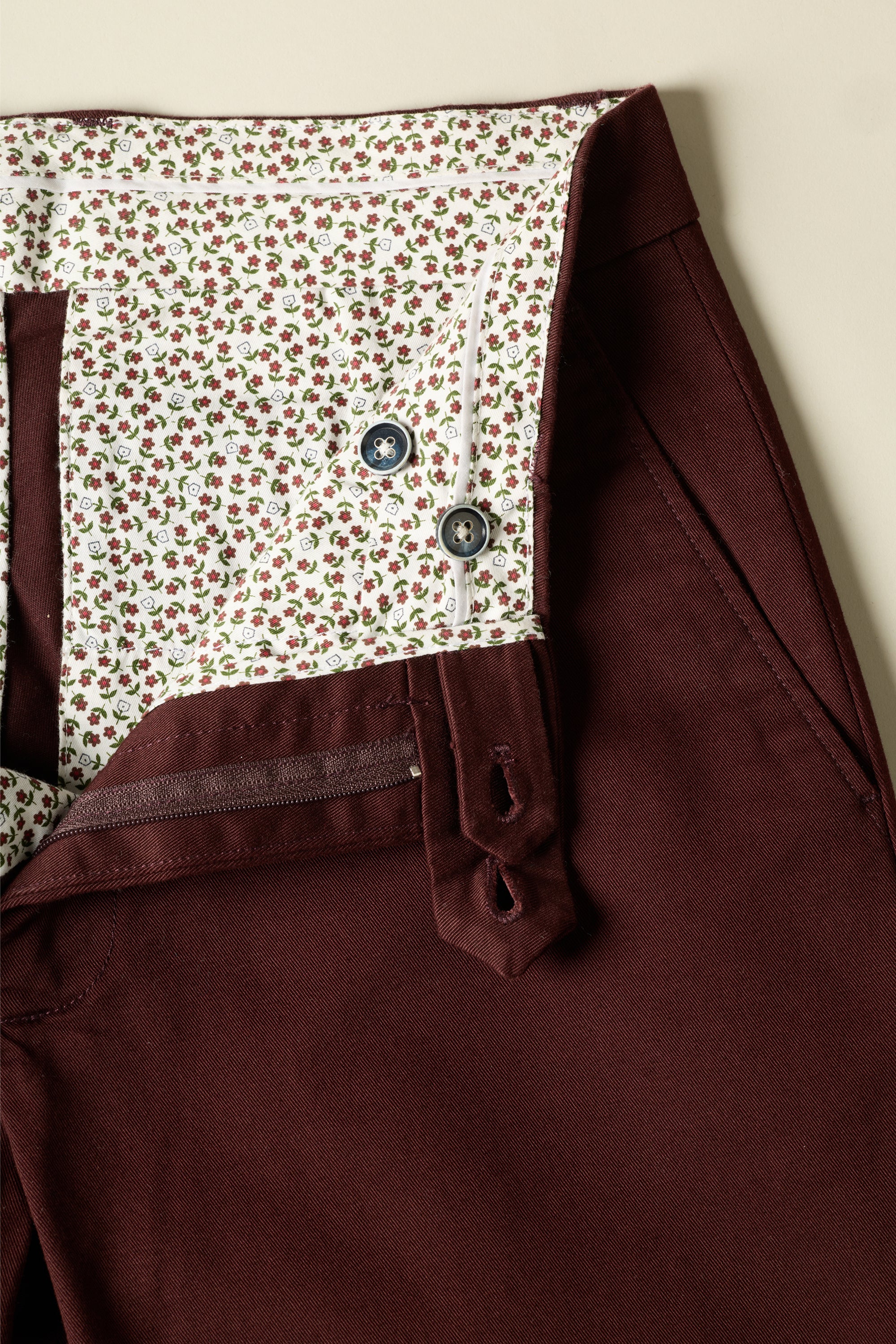 le-pantalon-chinos-homme-classique-lie-de-vin-coton image 3