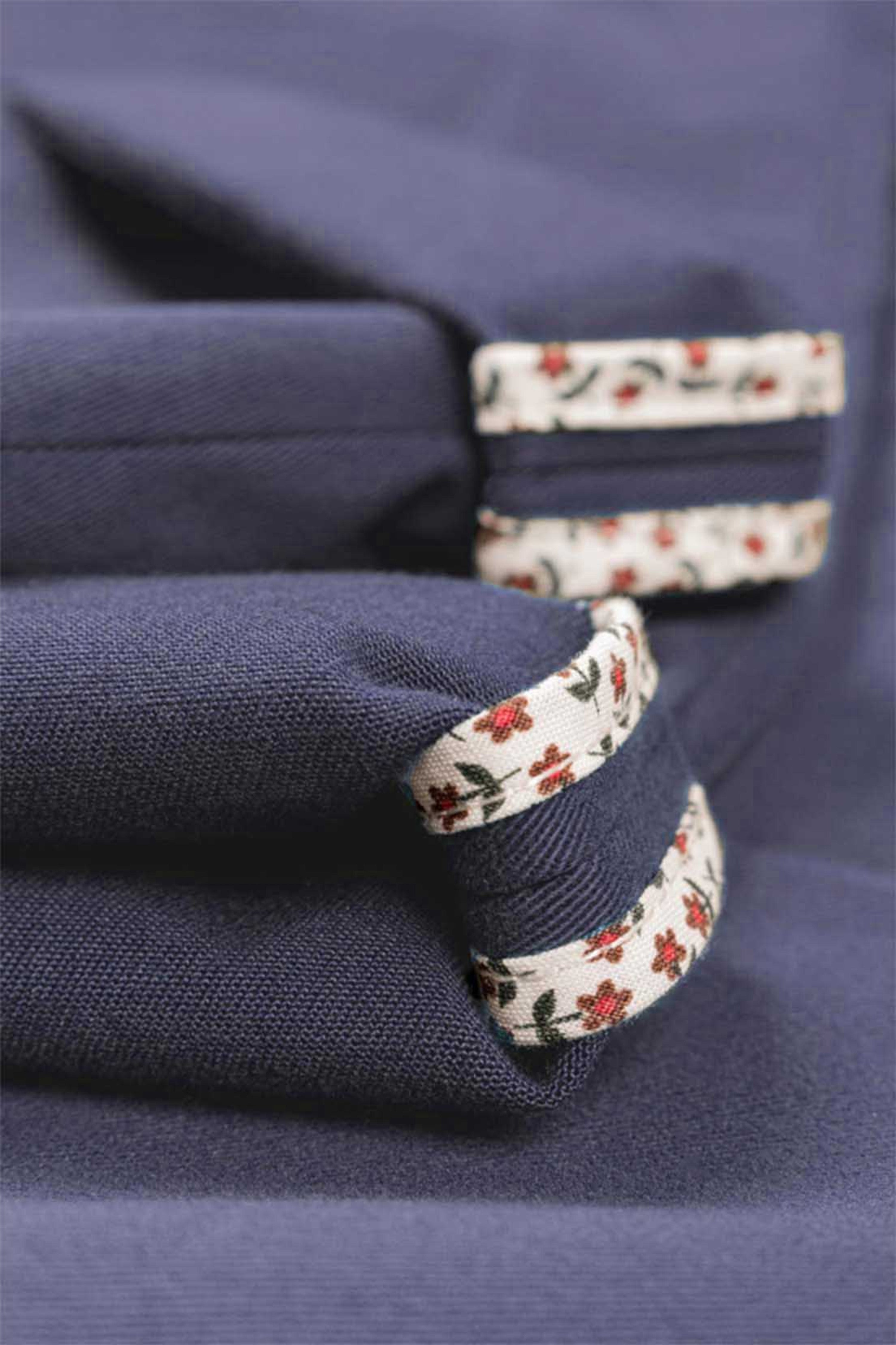 le-pantalon-chino-bleu-lavande-pantalon-femme-carotte image 3