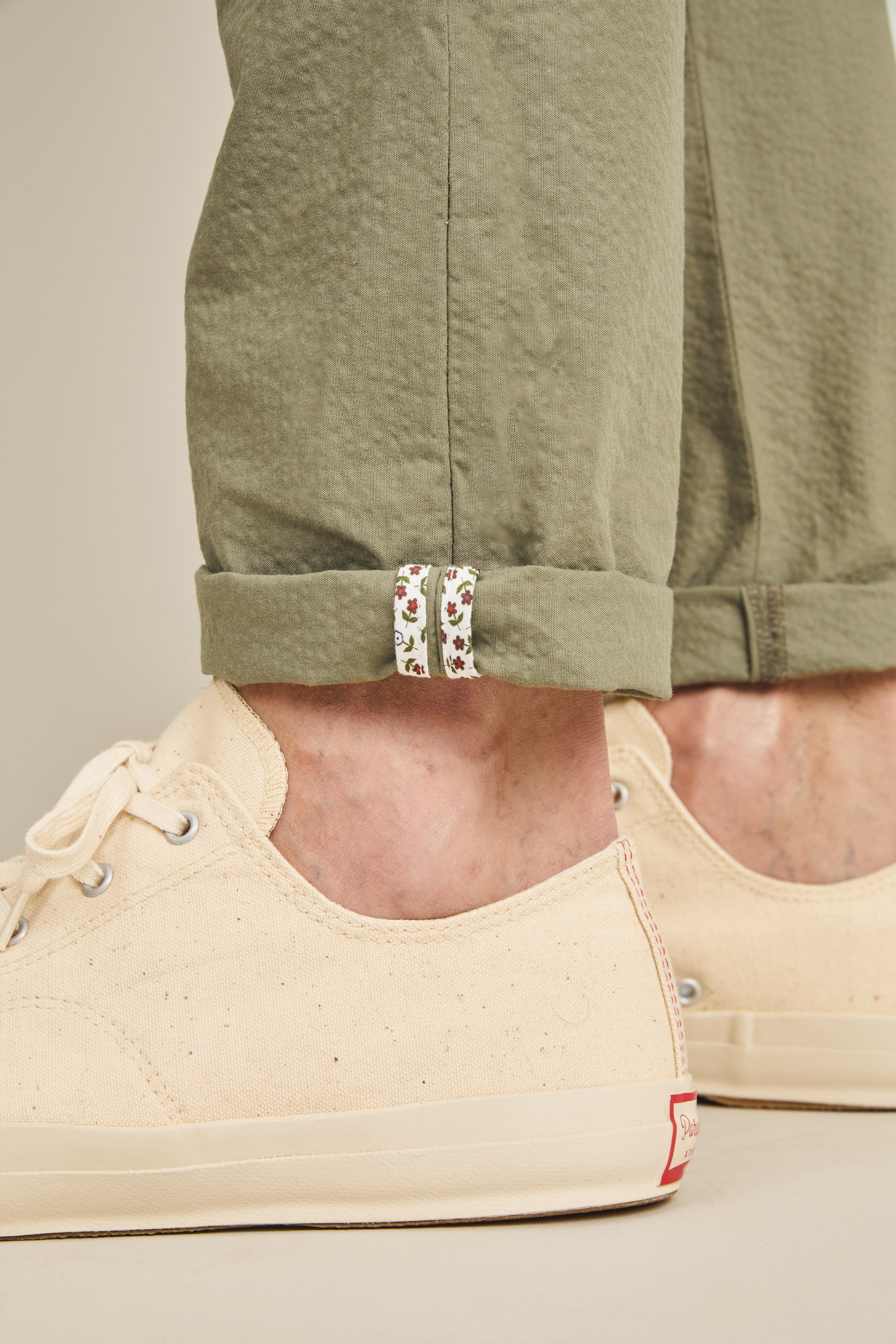 le-pantalon-chino-seersucker-kaki-pantalon-homme-t image 6