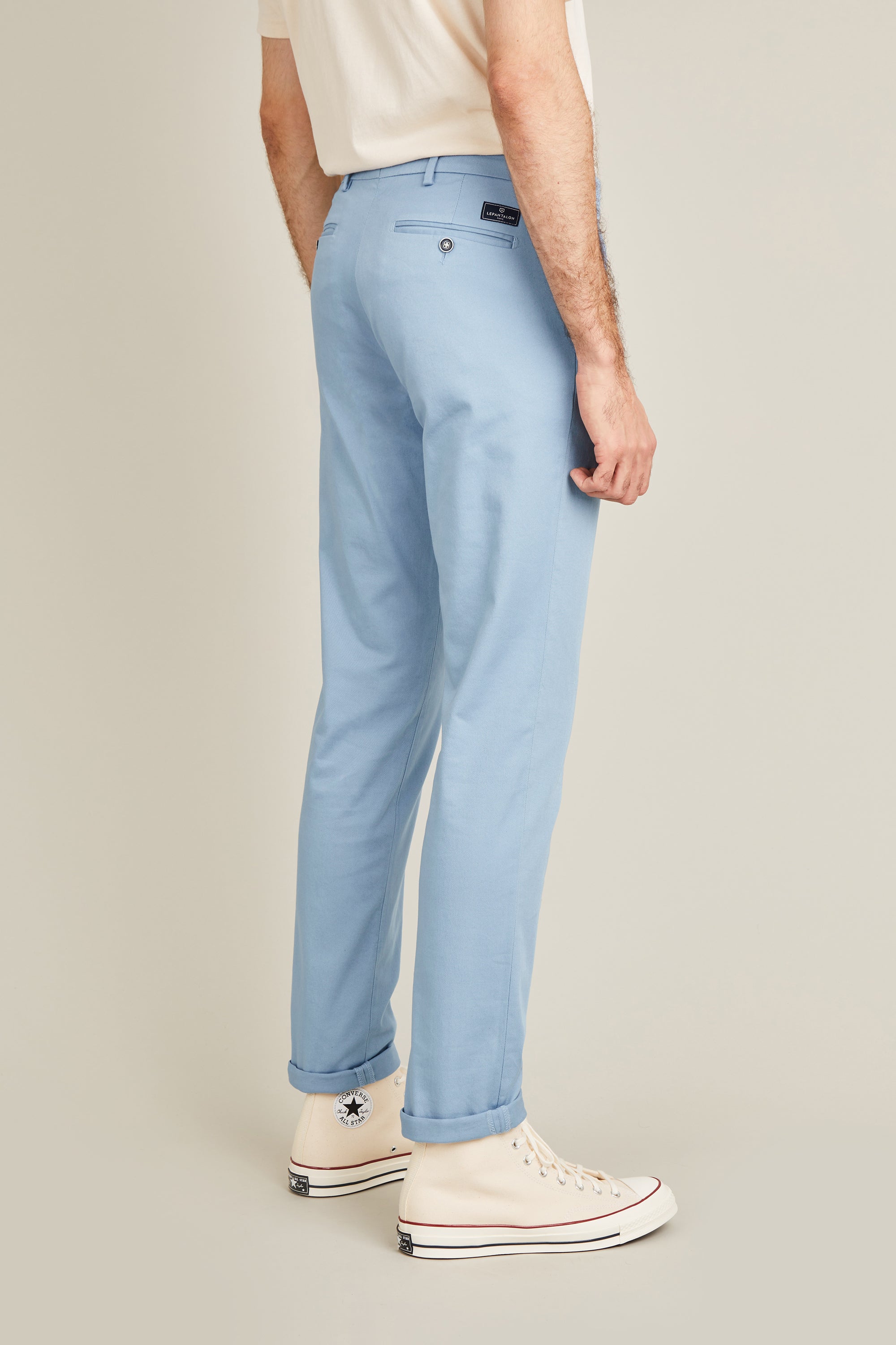 le-pantalon-chino-bleu-ciel-pantalon-coton-semi-slim image 8