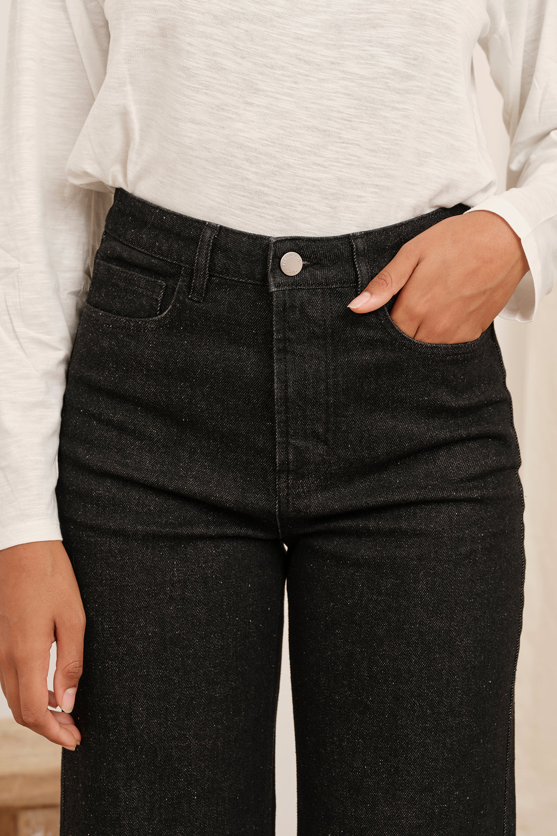 le-pantalon-flare-jean-vintage-noir-coton-femme-7-8 image 5