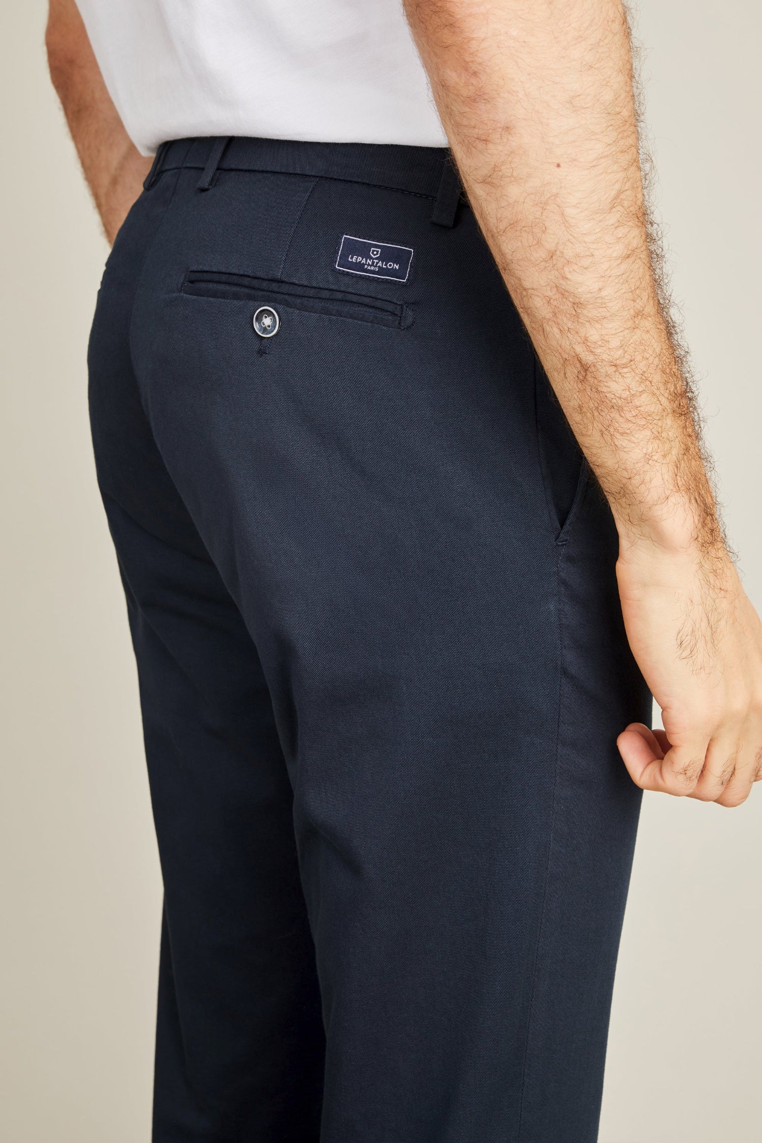 le-pantalon-chinos-homme-chino-bleu-marine-coton-semi-slim image 8