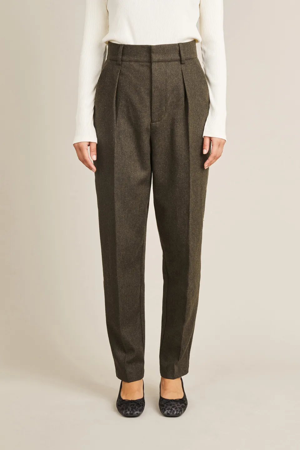 le-pantalon-flanelle-cigarette-olive-pantalon-laine-chaud image 1