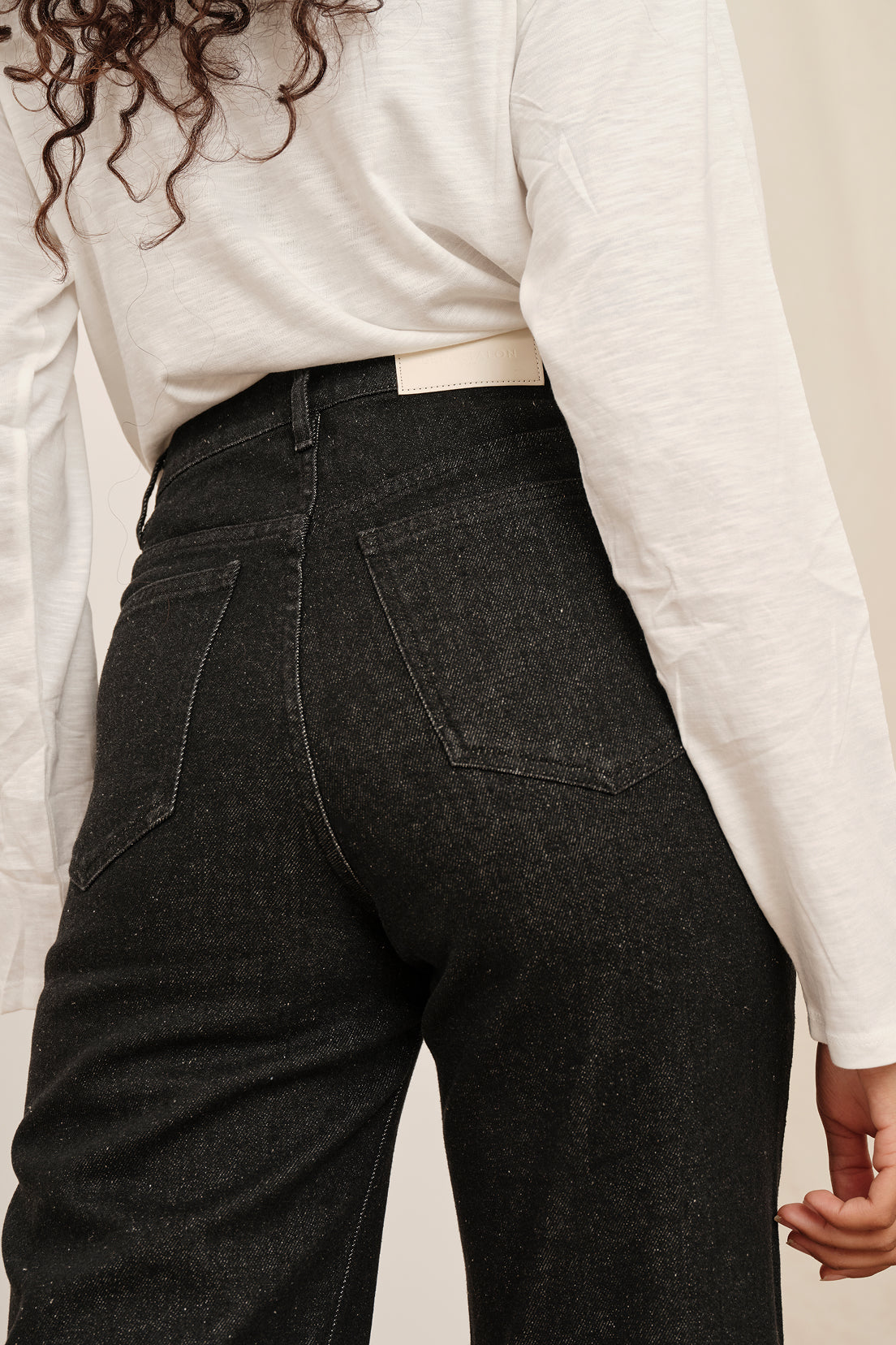 le-pantalon-flare-jean-vintage-noir-coton-femme-7-8 image 2