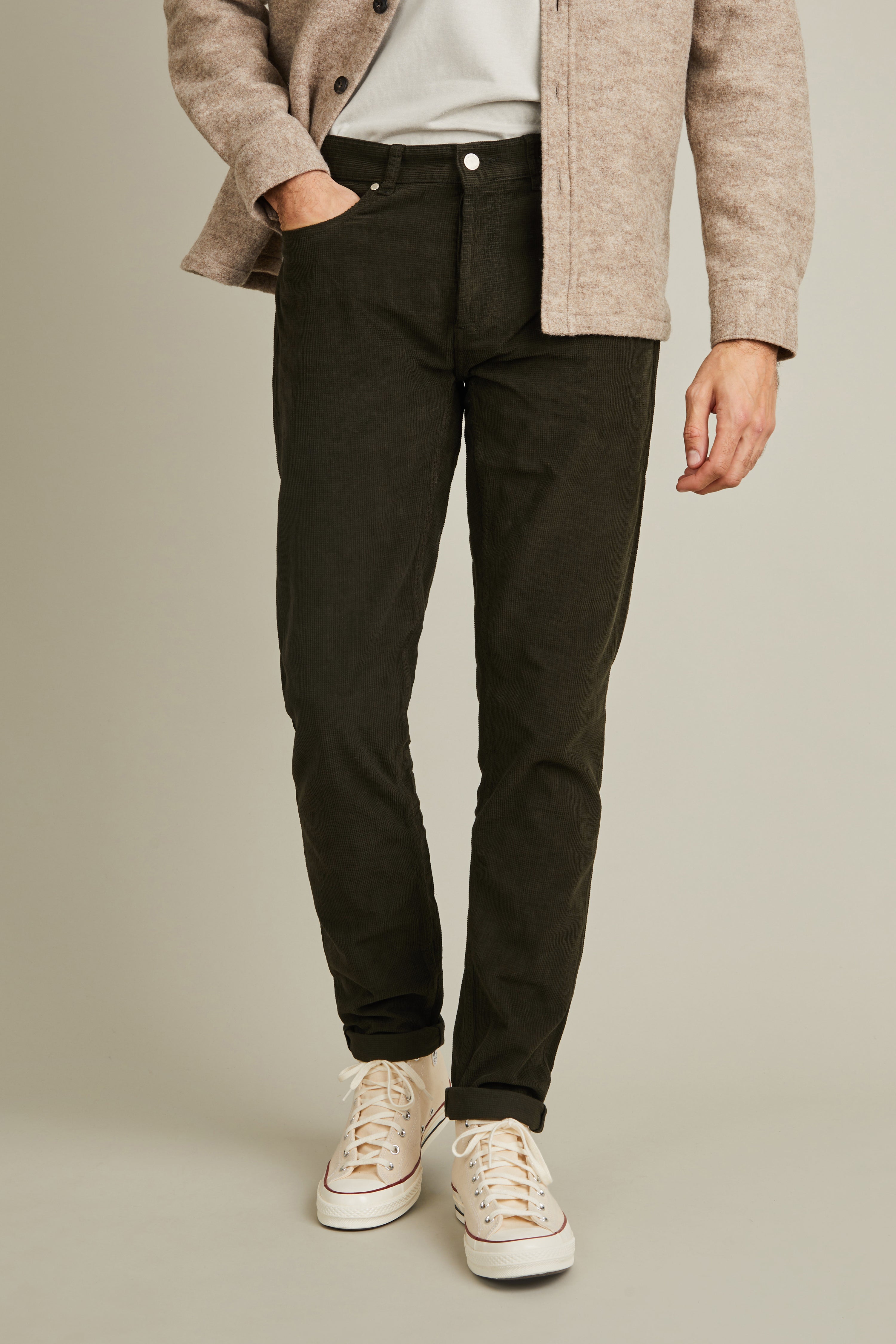 le-pantalon-5-poches-velours-kaki-homme-coton-bio image 1