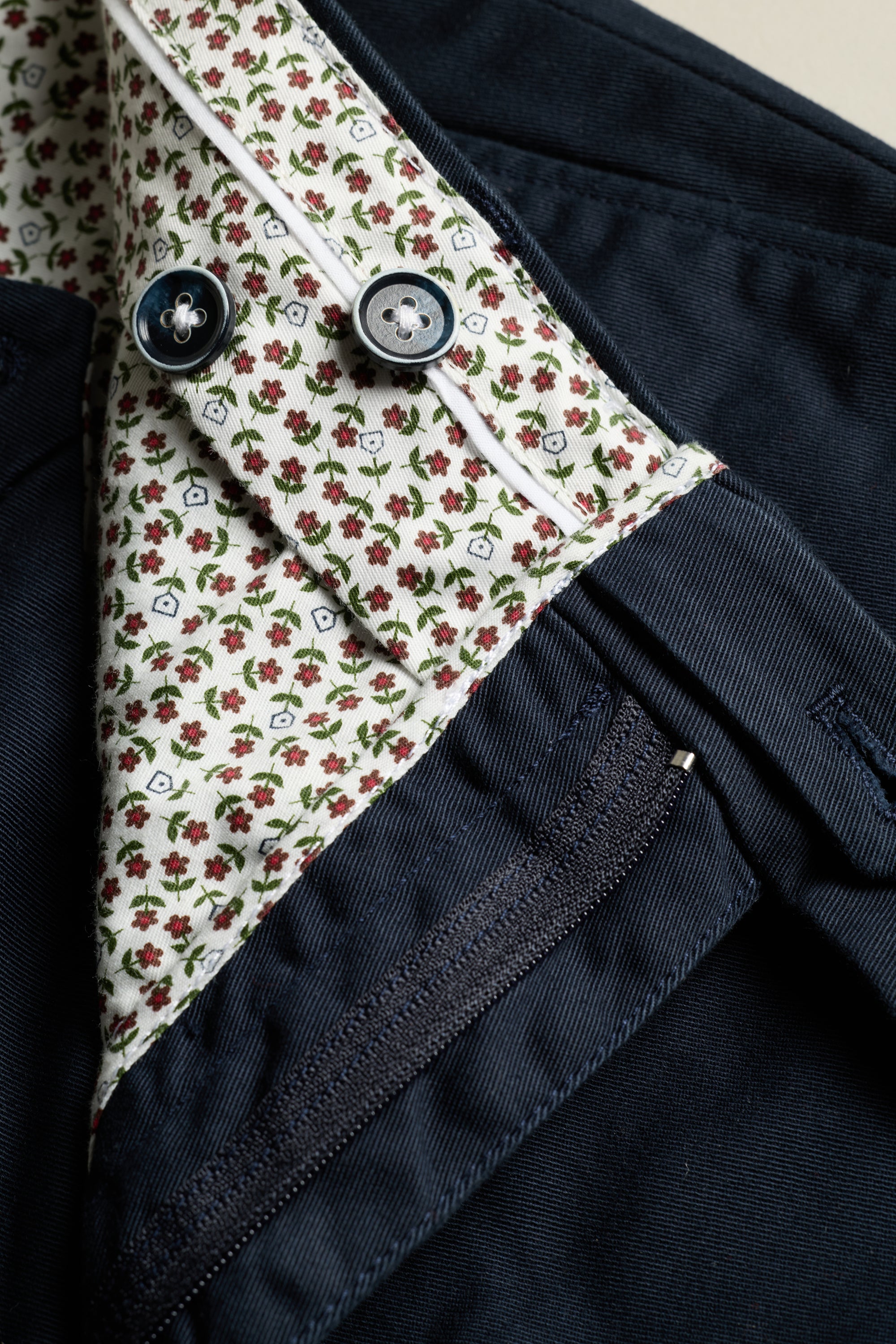 le-pantalon-chinos-homme-chino-bleu-marine-coton-semi-slim image 4