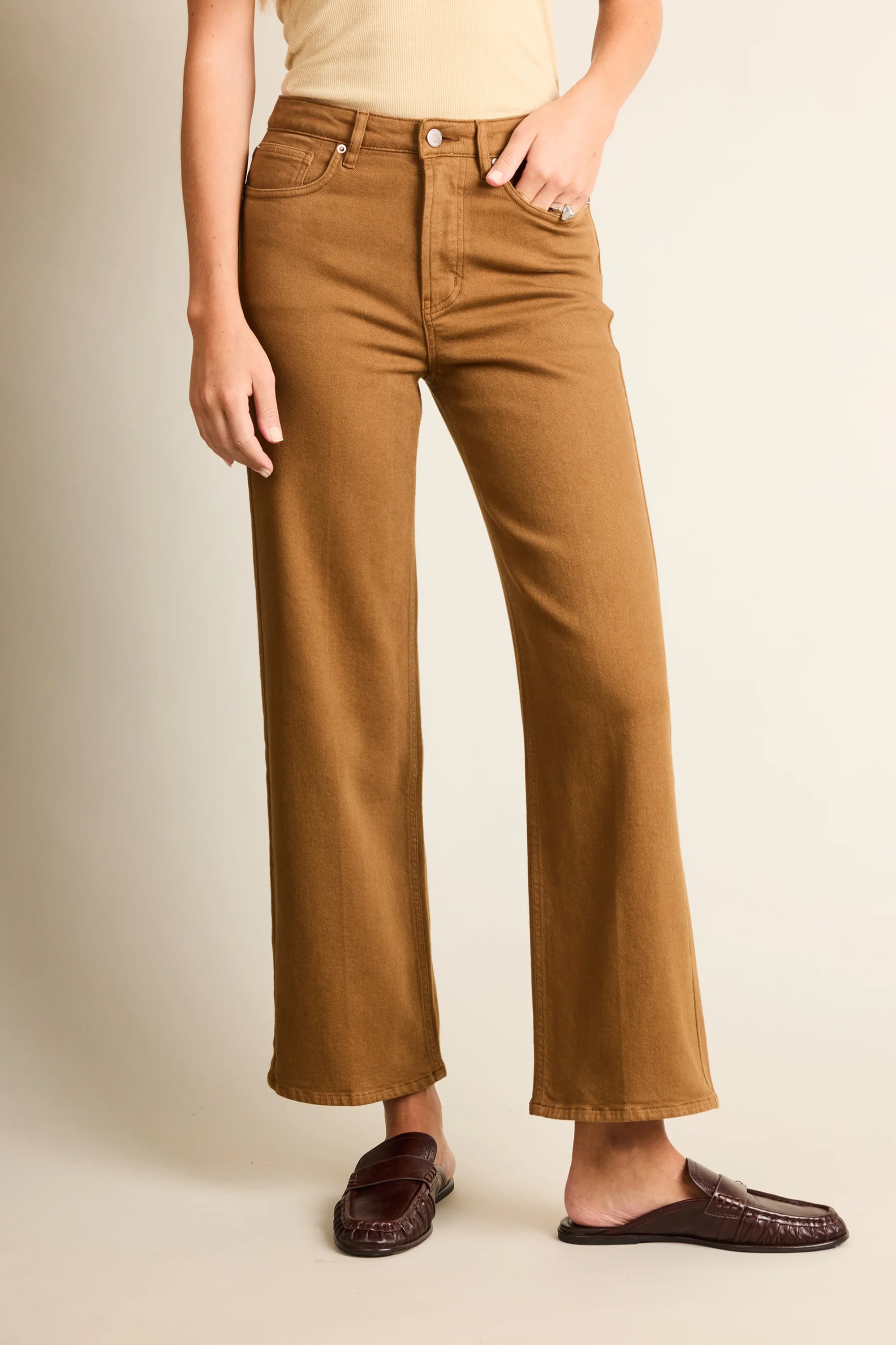 le-pantalon-jean-flare-caramel-jean-femme-coton-recycl image 6