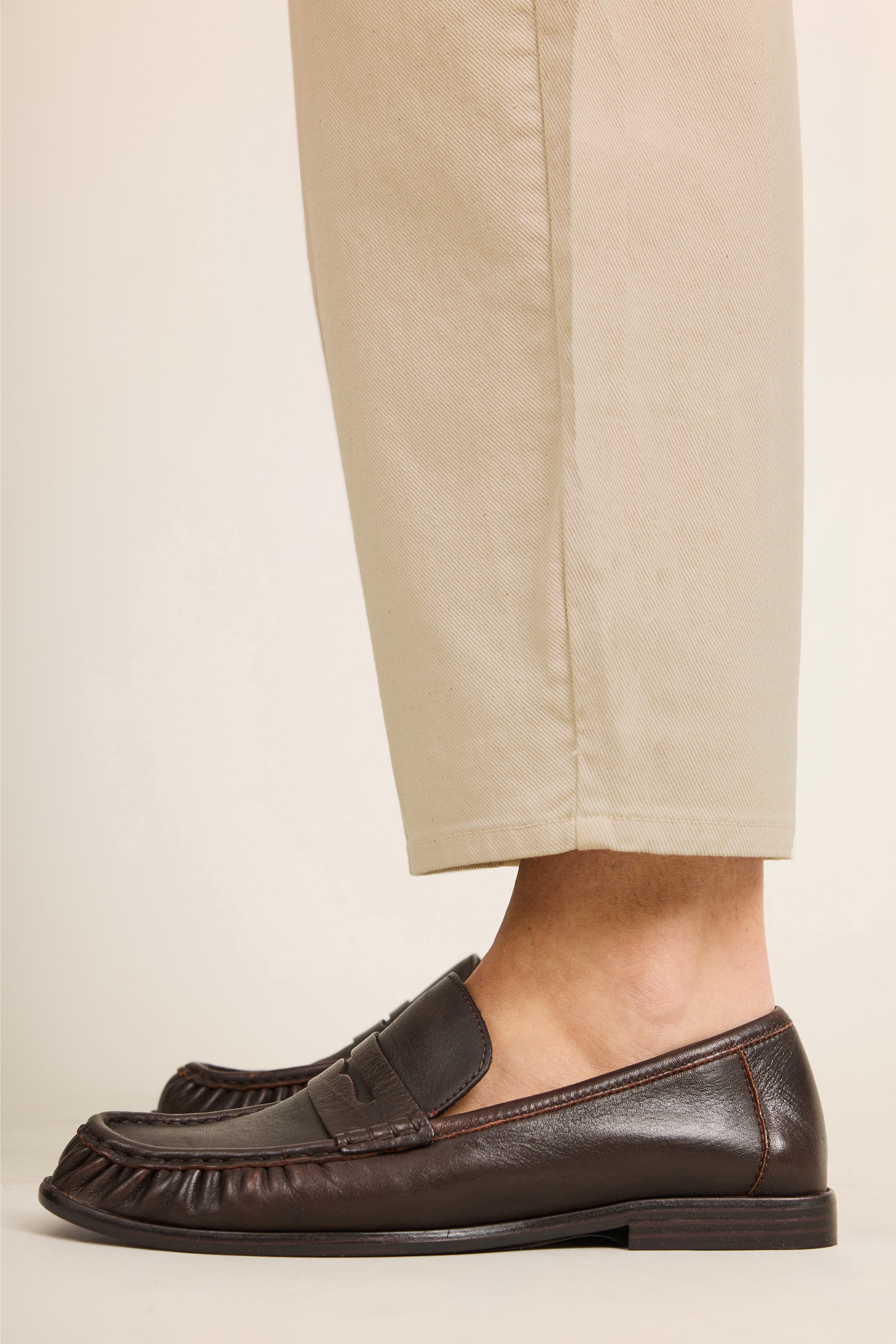 le-pantalon-jean-balloon-fatigue-sable-jean-femme image 8