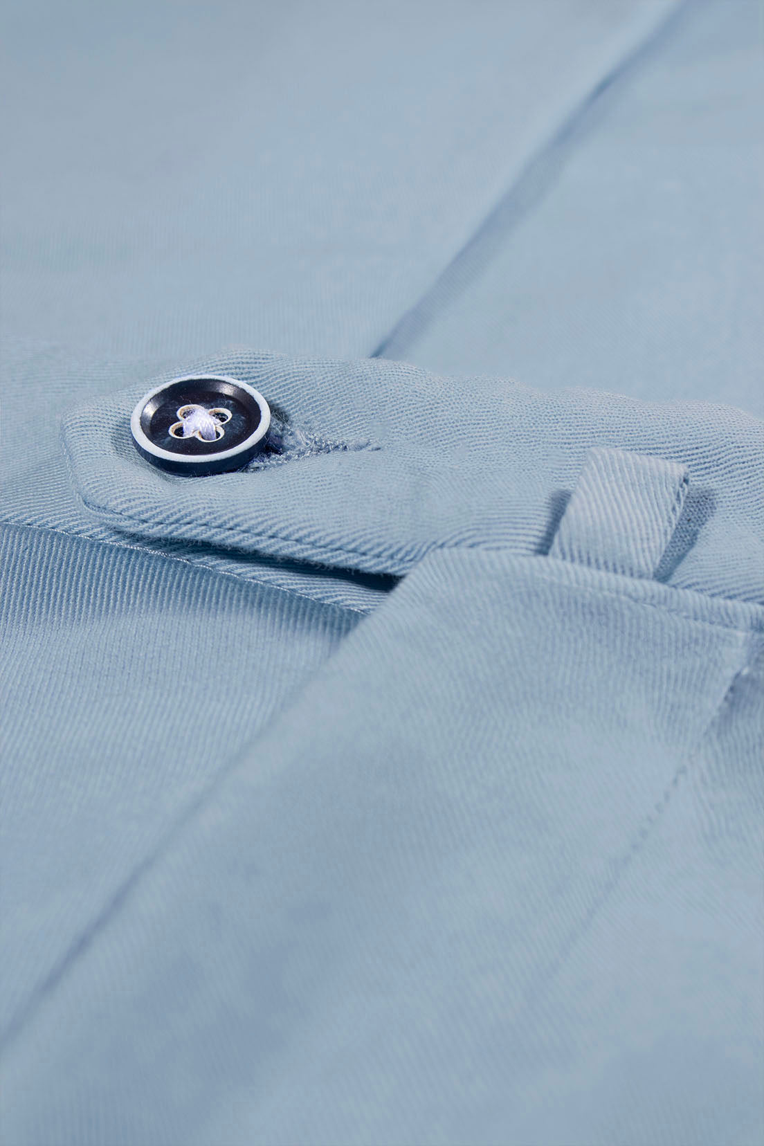 le-pantalon-chino-bleu-ciel-pantalon-coton-semi-slim image 2