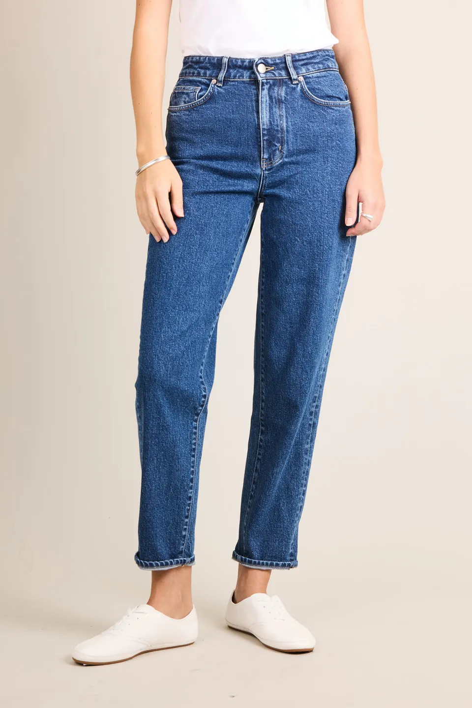 le-pantalon-jeans-femme-mom-jean-bleu-stone-stretch image 1