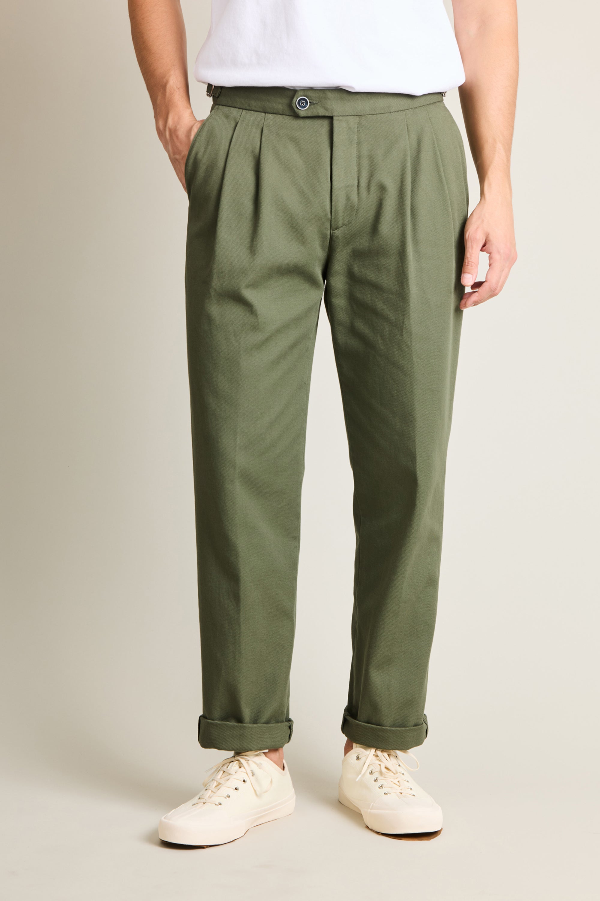 le-pantalon-chinos-homme-double-pinces-pantalon-kaki-coton image 1