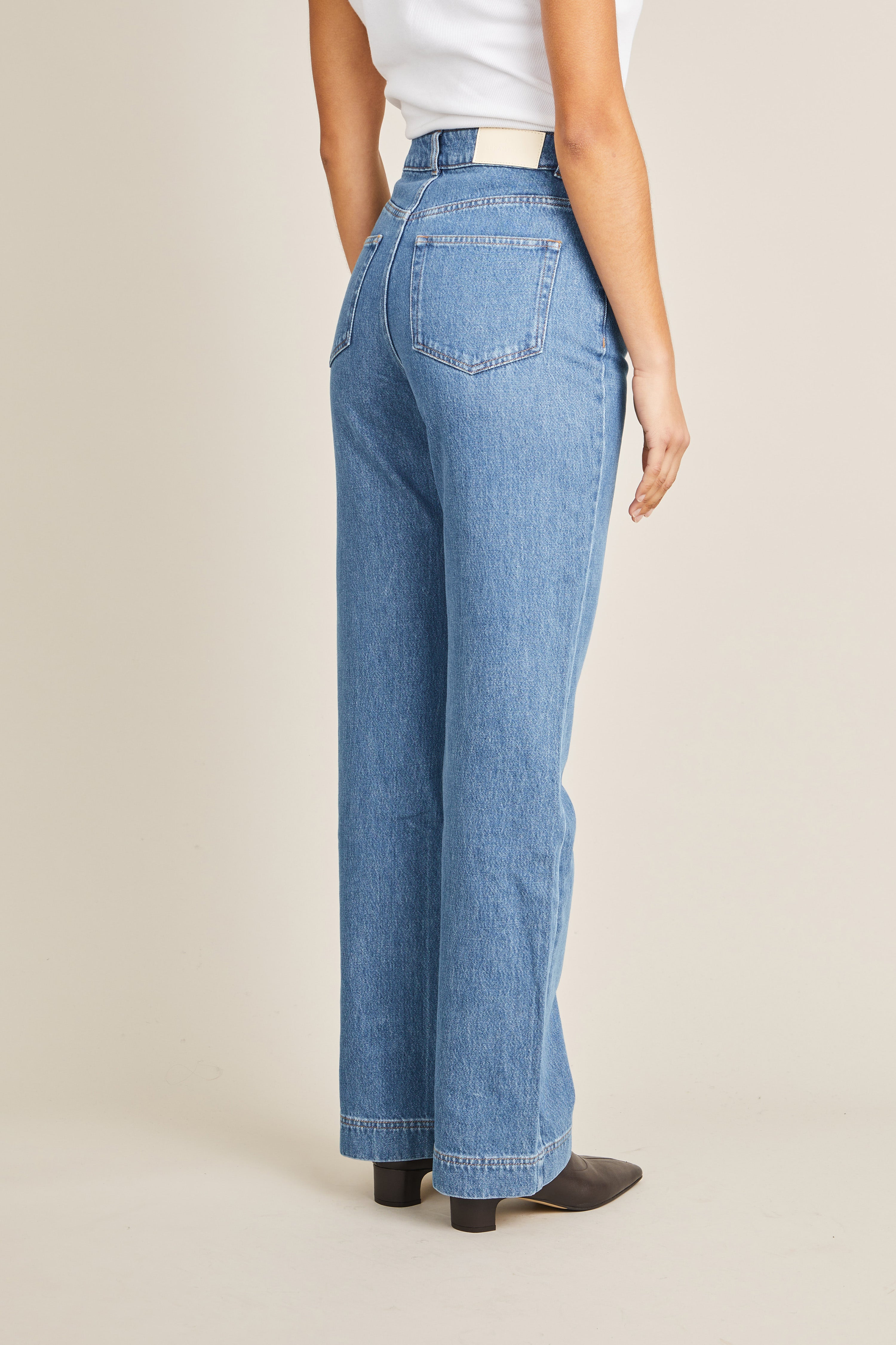 le-pantalon-jeans-femme-bootcut-bleu-taille-haute-d-lav image 4
