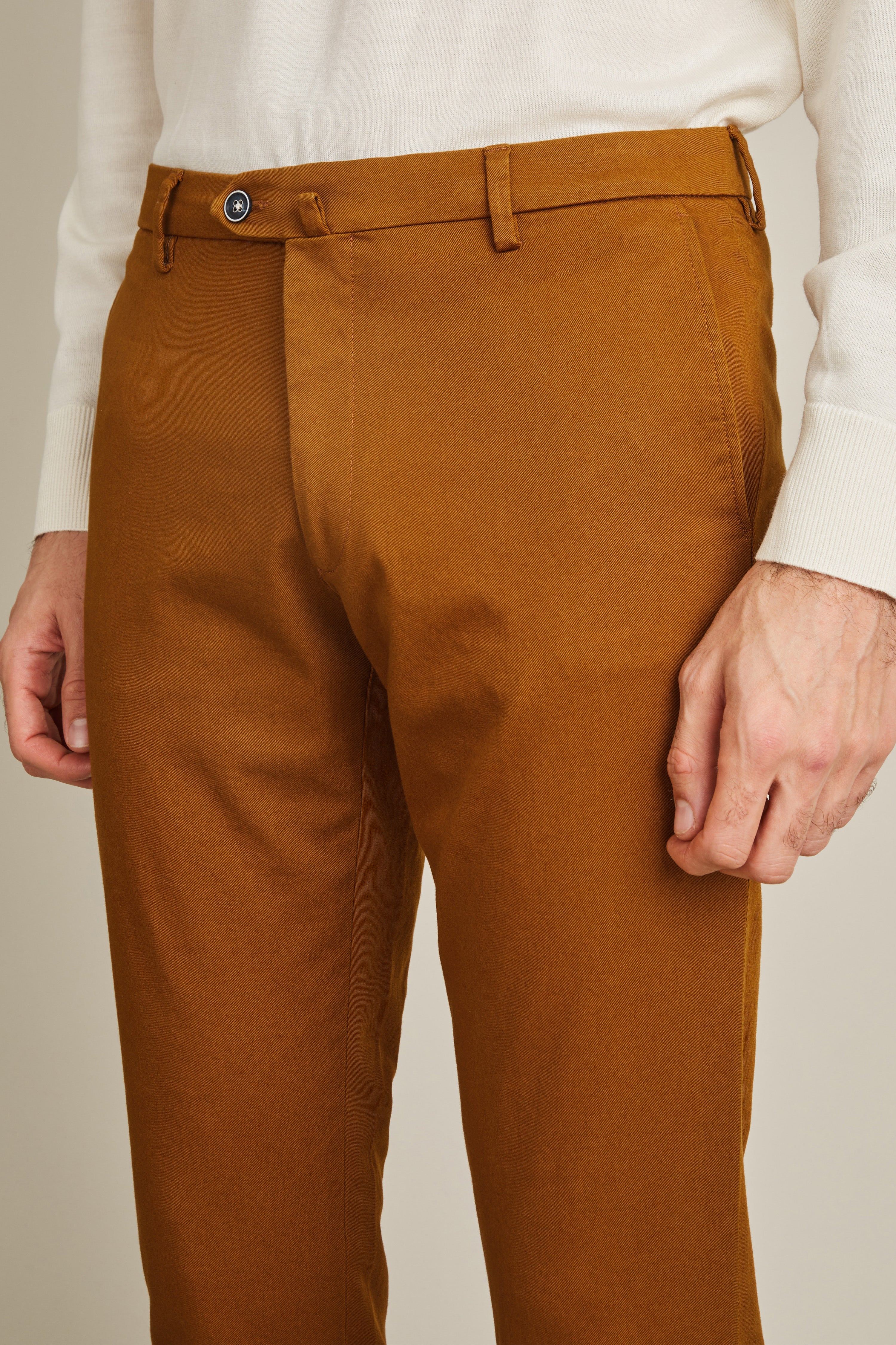 le-pantalon-chinos-homme-chino-camel-semi-slim-coton image 4