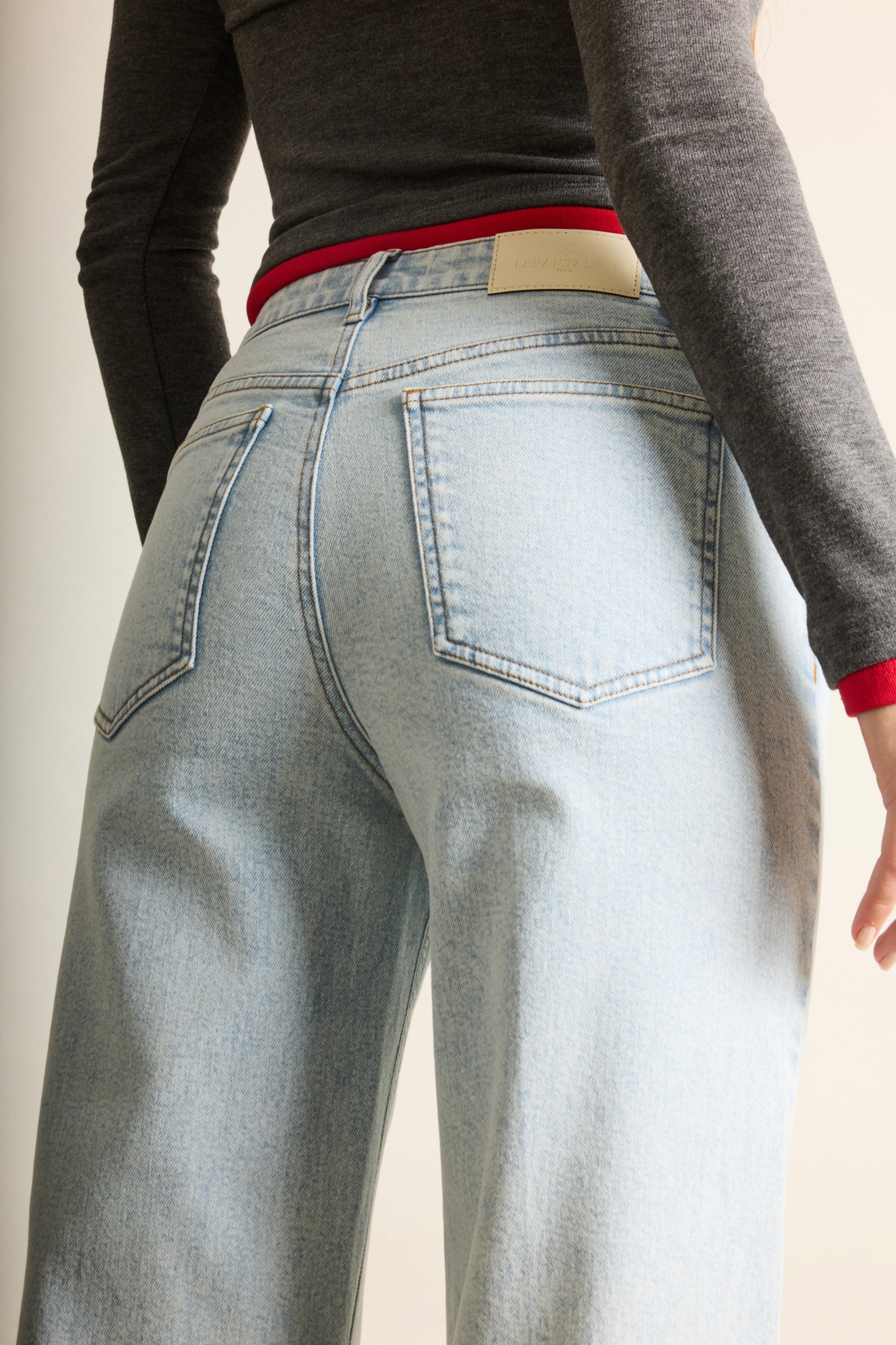 le-pantalon-jean-flare-pantalon-femme-ice-blue-vas-7-8 image 3